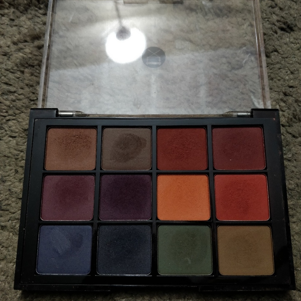 Viseart dark matte eyeshadow